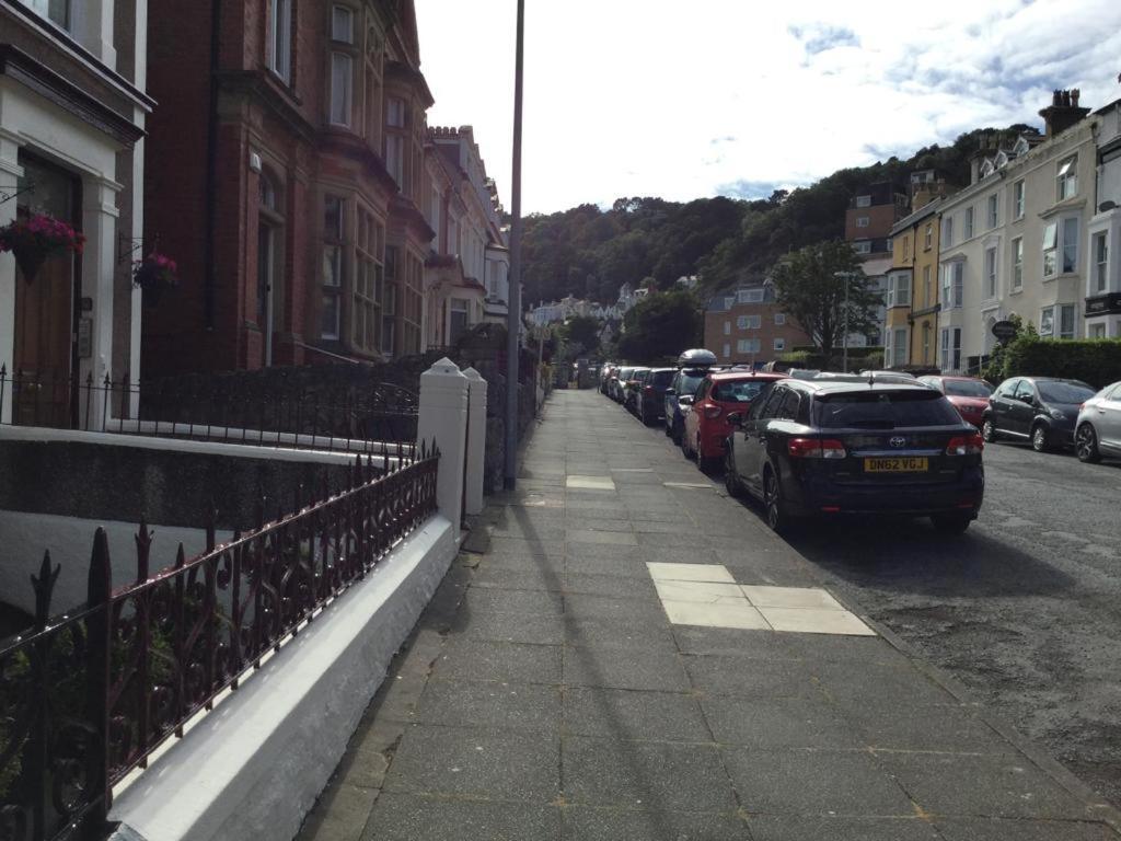 Garden Flat 1 Bed & Breakfast Llandudno Luaran gambar